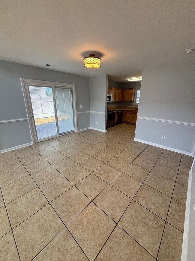 Building Photo - 4897 Southgate Pkwy