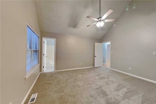 Building Photo - 235 Peach Crossing Dr