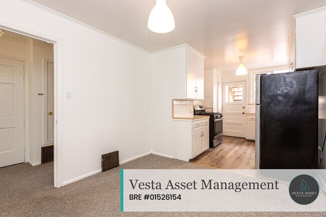 Building Photo - 512-514-514 Taraval St