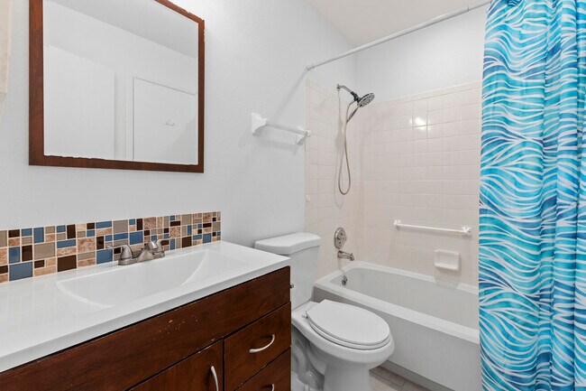 Building Photo - 1431 SE Berwick Ct