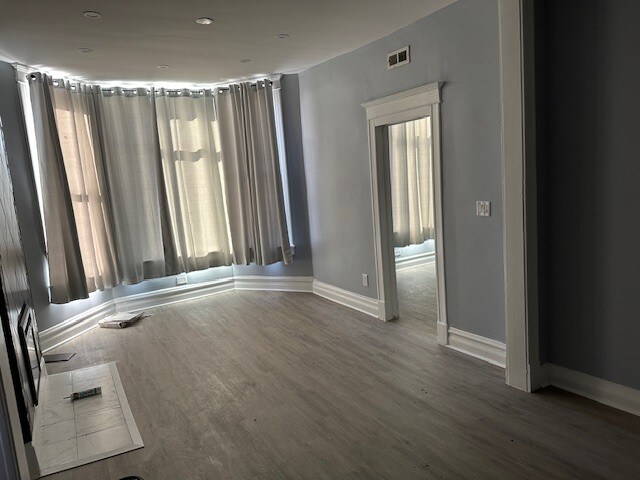 Building Photo - 1945 S Kedzie Ave