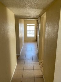 Building Photo - Northeast Home for Rent