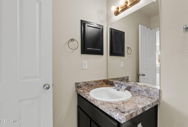 Building Photo - 2240 Decamp Point Pl