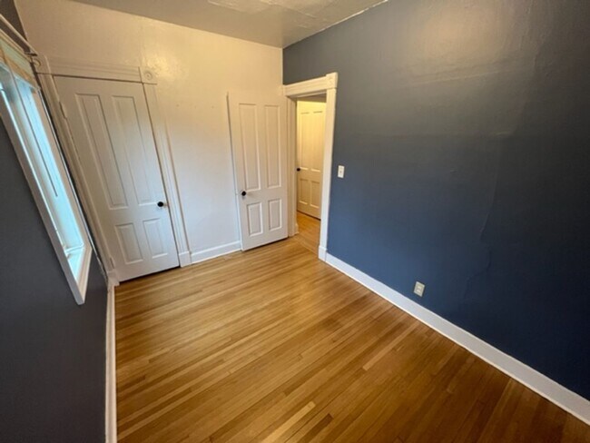 Building Photo - Duluth MN - 4+ bed - 2-bath - 2-car garage