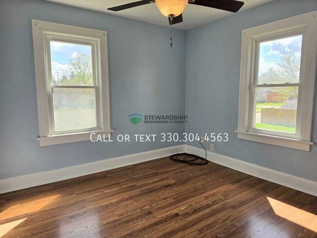 Building Photo - 1717 Bedford Ave SW