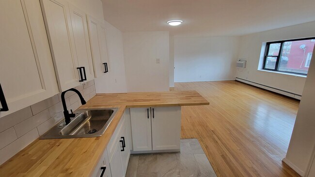 Building Photo - 204 Woodcliff Ave