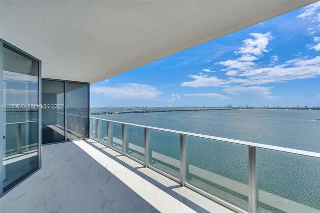 Building Photo - Northeast 24th Street, Miami, FL 33137 - 3 BR 3 BA condo