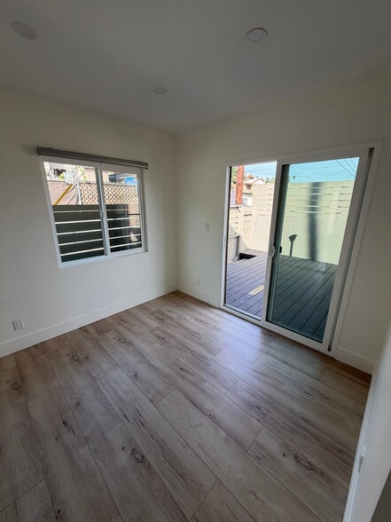 Building Photo - 2113 Montana St