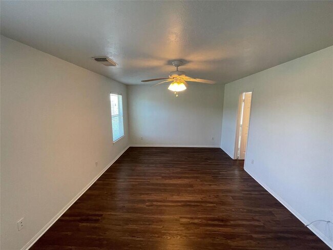 Building Photo - 2103 Weathersfield Trace Cir
