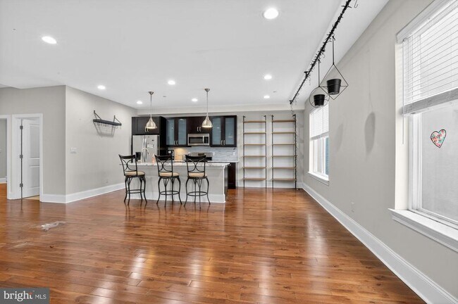 Building Photo - 946 N 2nd St