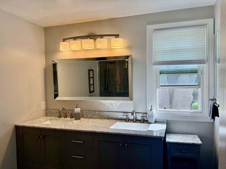 Building Photo - 1742 Fisk Ct