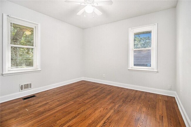 Building Photo - 1686 Derrill Dr