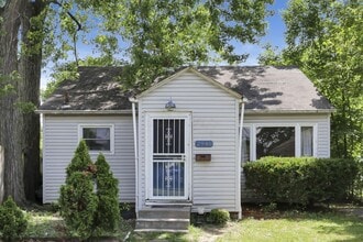 Building Photo - 2940 Hiawatha St