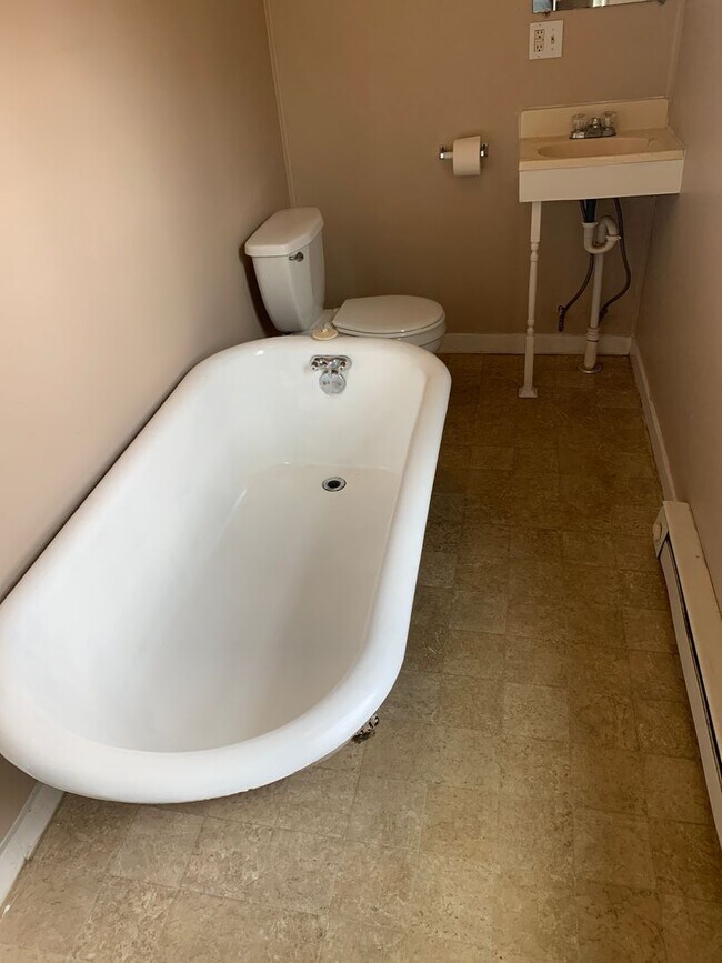 Building Photo - 1030 Quincy St