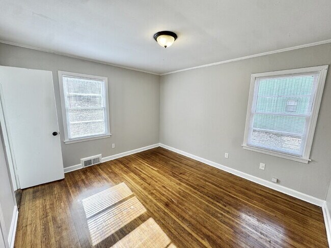 Building Photo - 1051 Mosby Rd