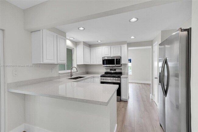 Building Photo - 14312 SW 110th Ave