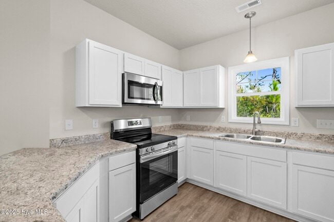 Building Photo - 2033 Folkstone Wds Ln