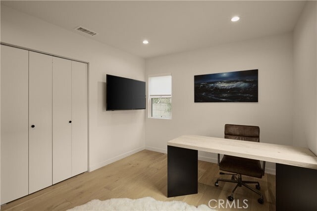 Building Photo - 13916 La Maida St