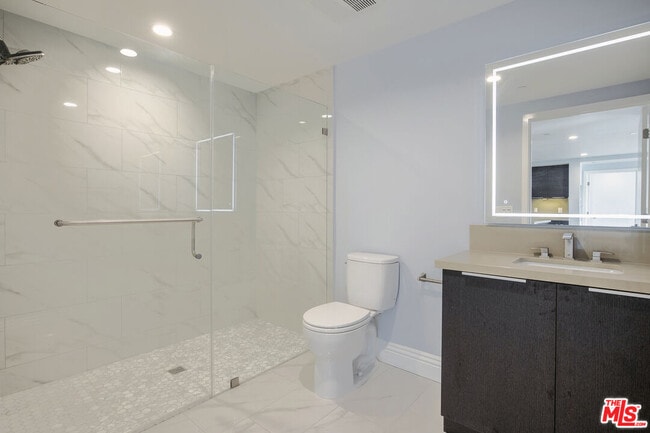 Building Photo - 2939 Leeward Ave