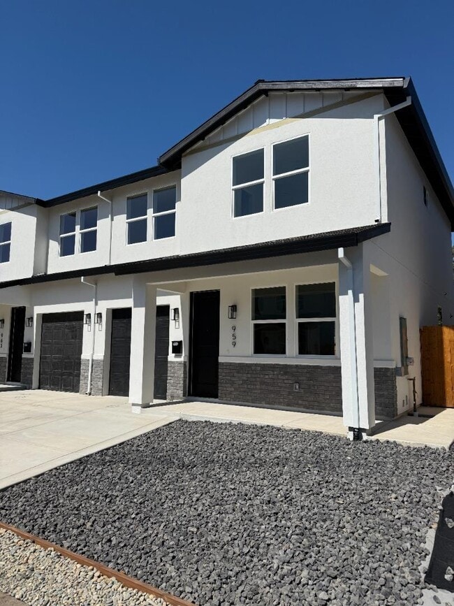 Primary Photo - 963 Olive Br Pl