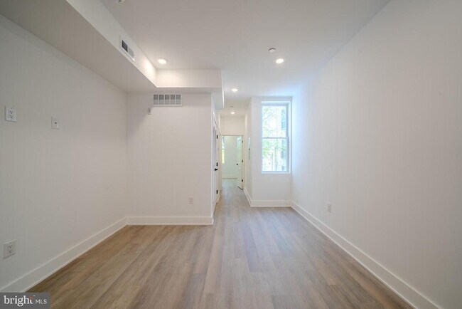 Building Photo - 1710 N 24th St