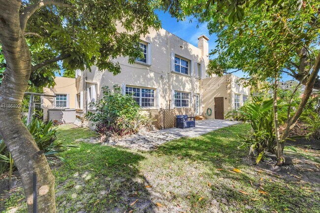 Building Photo - 46 Montilla Ave