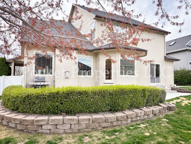 Building Photo - 874 E Forest Ridge Ct