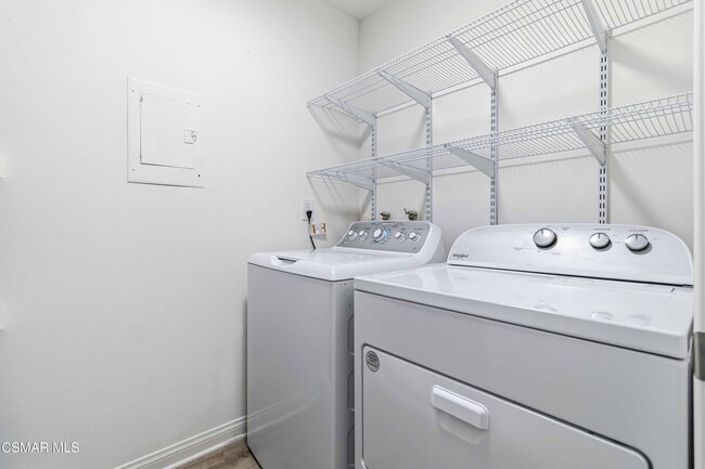 Building Photo - 2678 La Paloma Cir