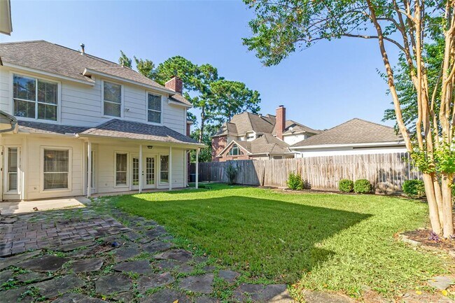 Building Photo - 8311 Mentmore Dr