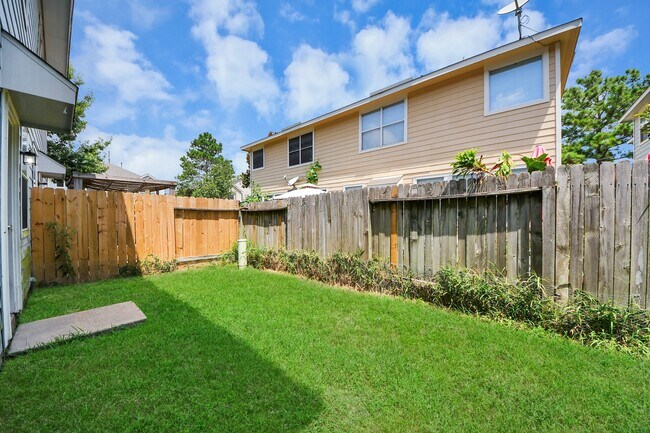 Building Photo - 16850 Brooktondale Ct