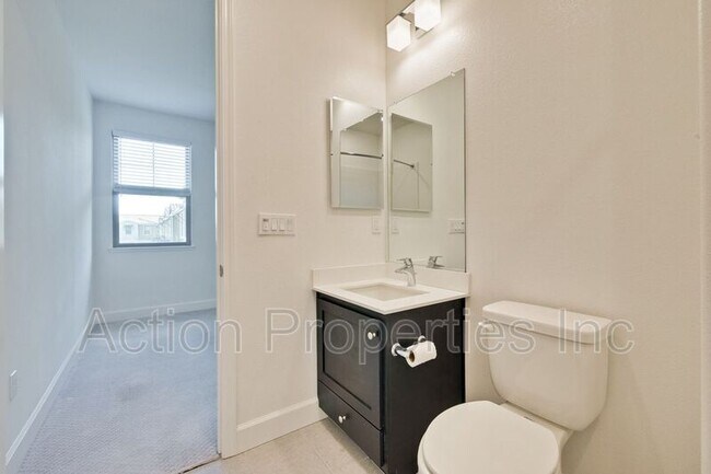 Building Photo - 605 Cinnamon Cir.