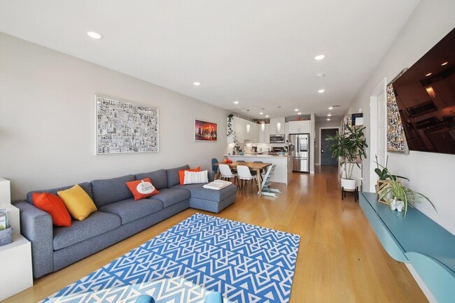 Building Photo - 306 New York Ave