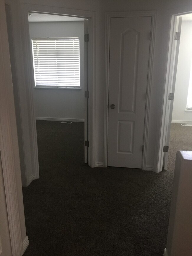 Building Photo - 1465 S Red Maple Ct