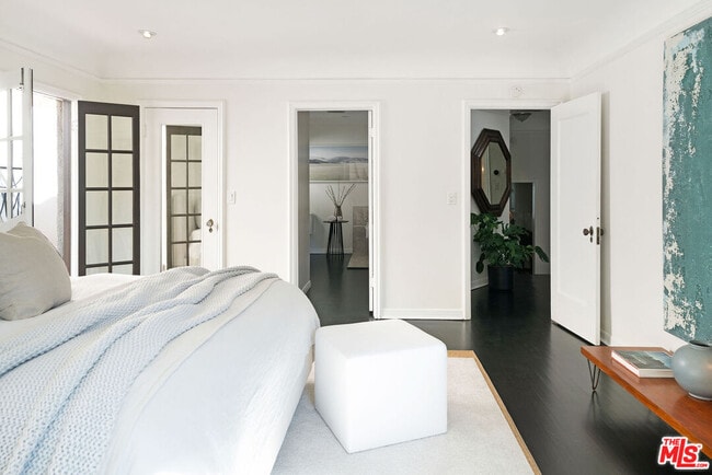 Building Photo - 6239 Holly Mont Dr