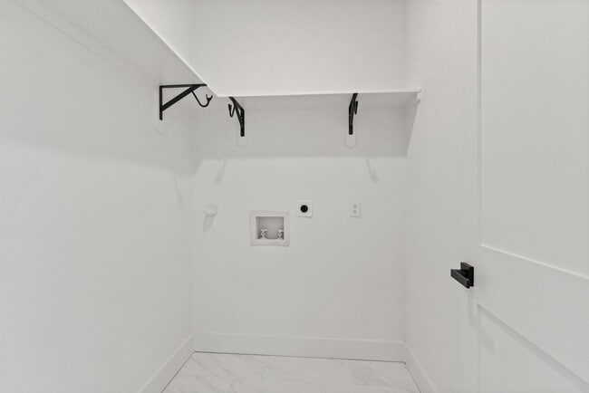 Building Photo - 17068 Lively Rd