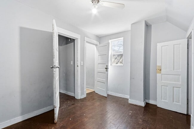 Building Photo - 6913 S Throop St