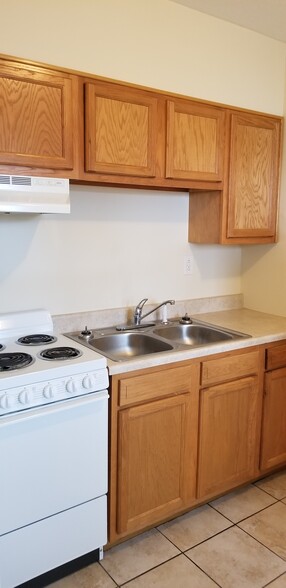 Kitchen - 319 W North St