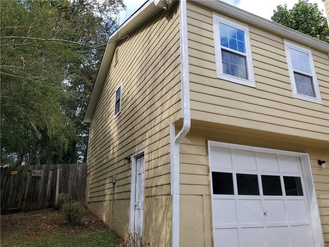 Building Photo - 3971 Rocmar Dr