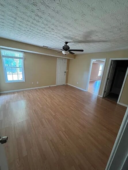 Living room - 70 Trelawney Dr