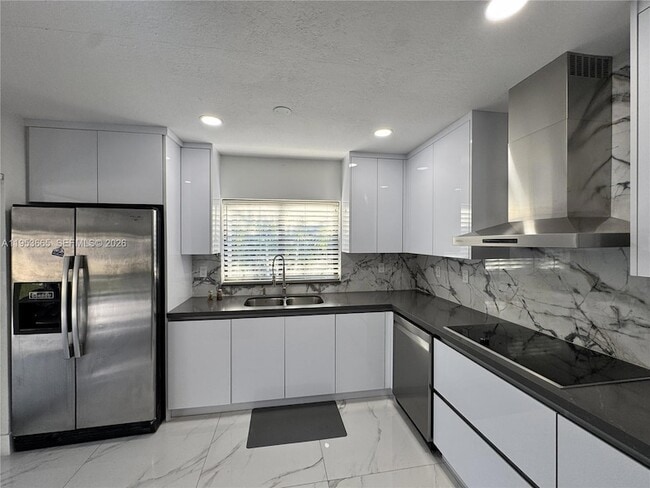 Building Photo - 10394 Fairway Heights Blvd