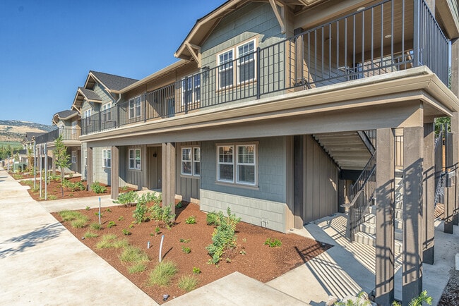 Building Photo - 441 Talent Ave