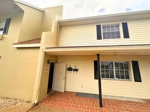 Building Photo - 3601 Cypress Gardens Rd
