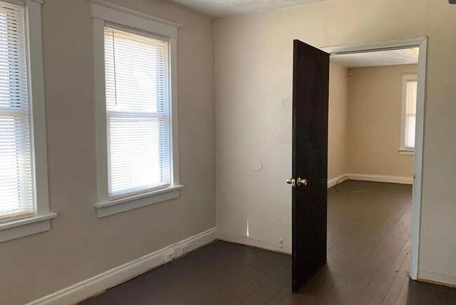 Building Photo - Lovely 2 Bedroom / 1 Bath for Rent - Section 8 Welcome