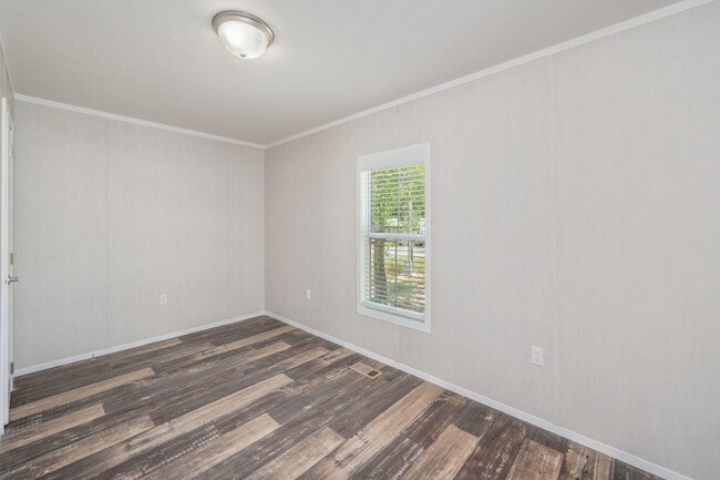Building Photo - 126 Pansy Ln