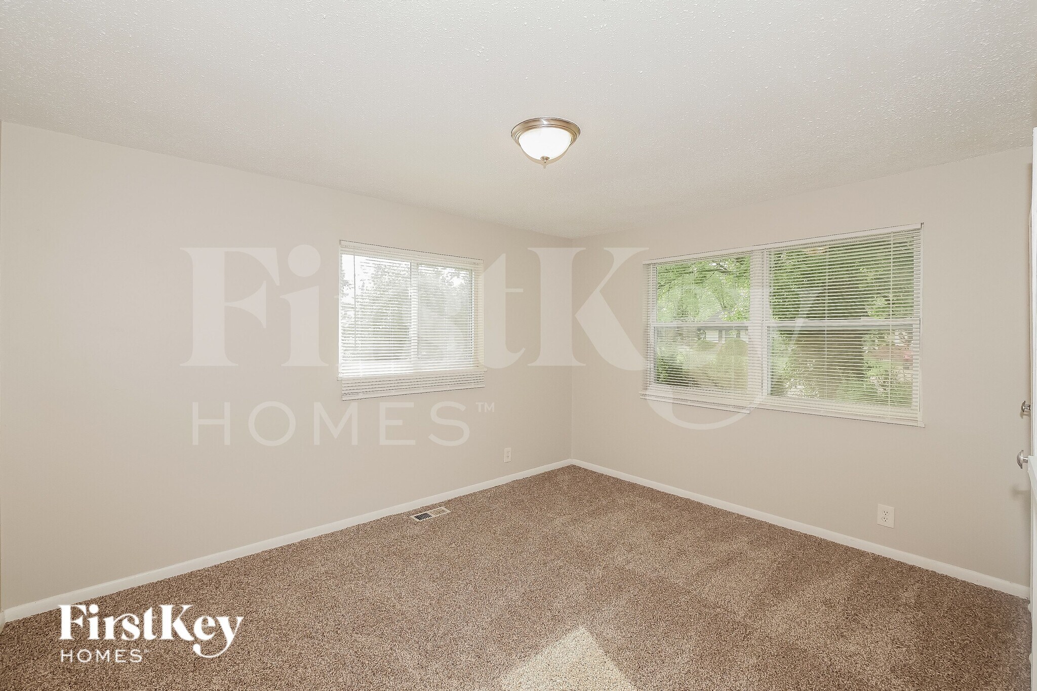 Building Photo - 9420 Shenandoah Dr
