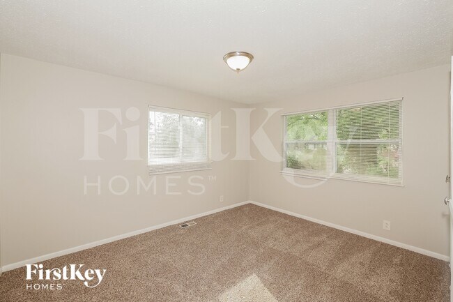 Building Photo - 9420 Shenandoah Dr