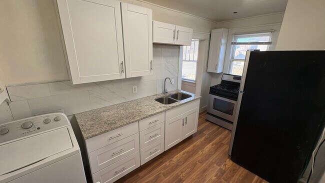 Building Photo - 822 Prospect St