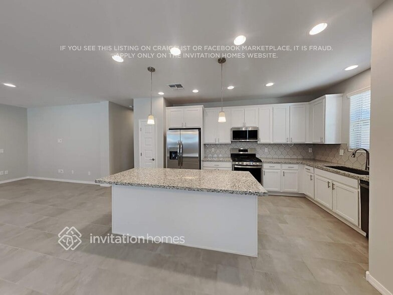 Building Photo - 14420 W Swayback Pass