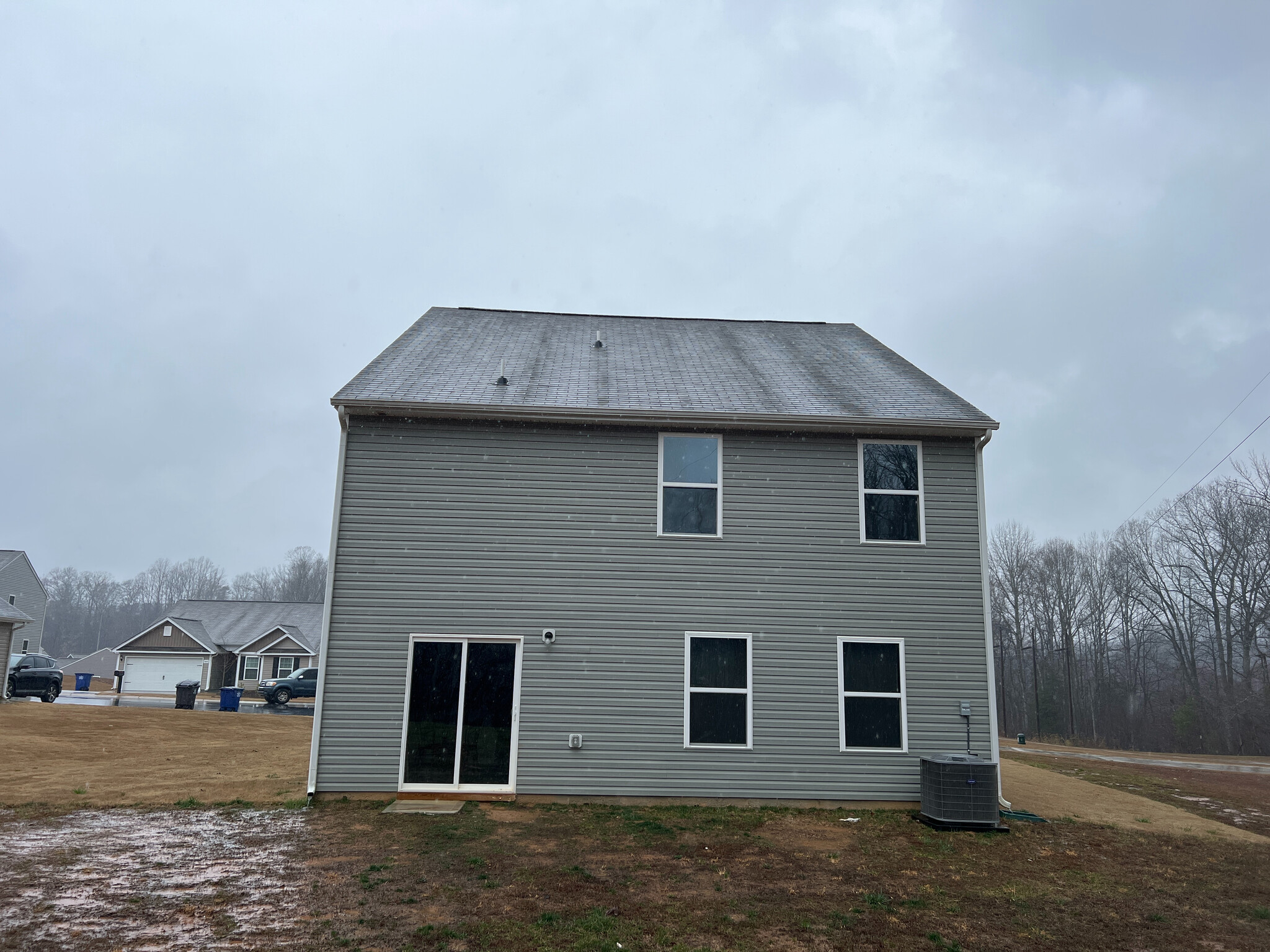 Building Photo - Room in House on Fallen Tree Dr