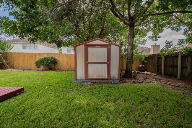 Building Photo - 1114 Gulfton Dr